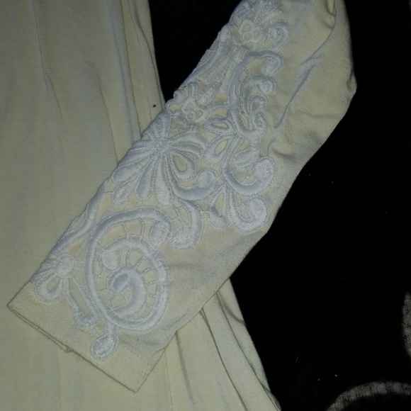 Boutique top - Picture 2 of 4